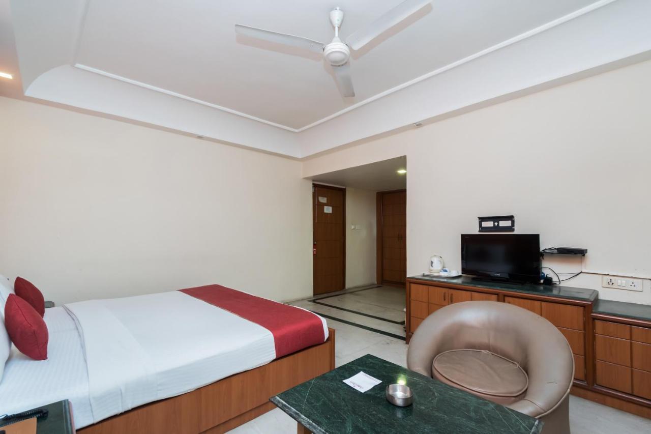 Kings Crown Vip Road Hotell Calcutta Exteriör bild
