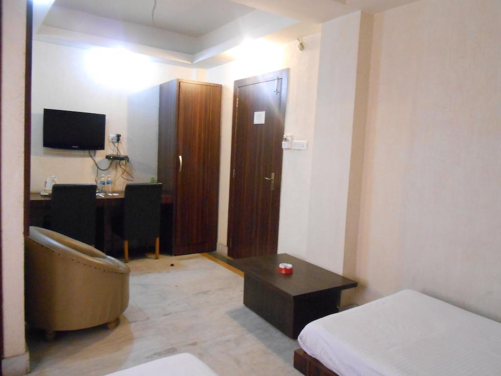 Kings Crown Vip Road Hotell Calcutta Exteriör bild