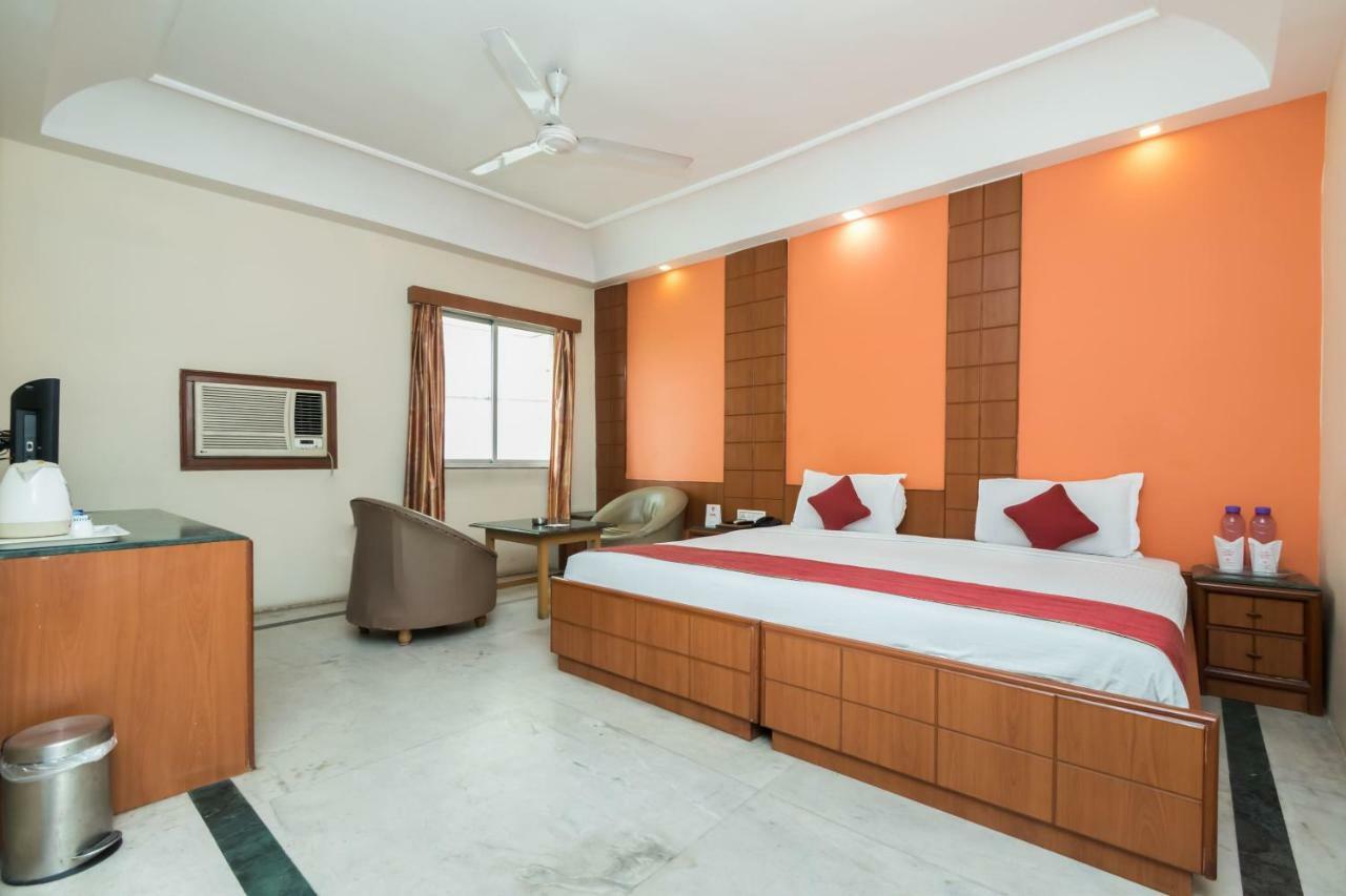 Kings Crown Vip Road Hotell Calcutta Exteriör bild